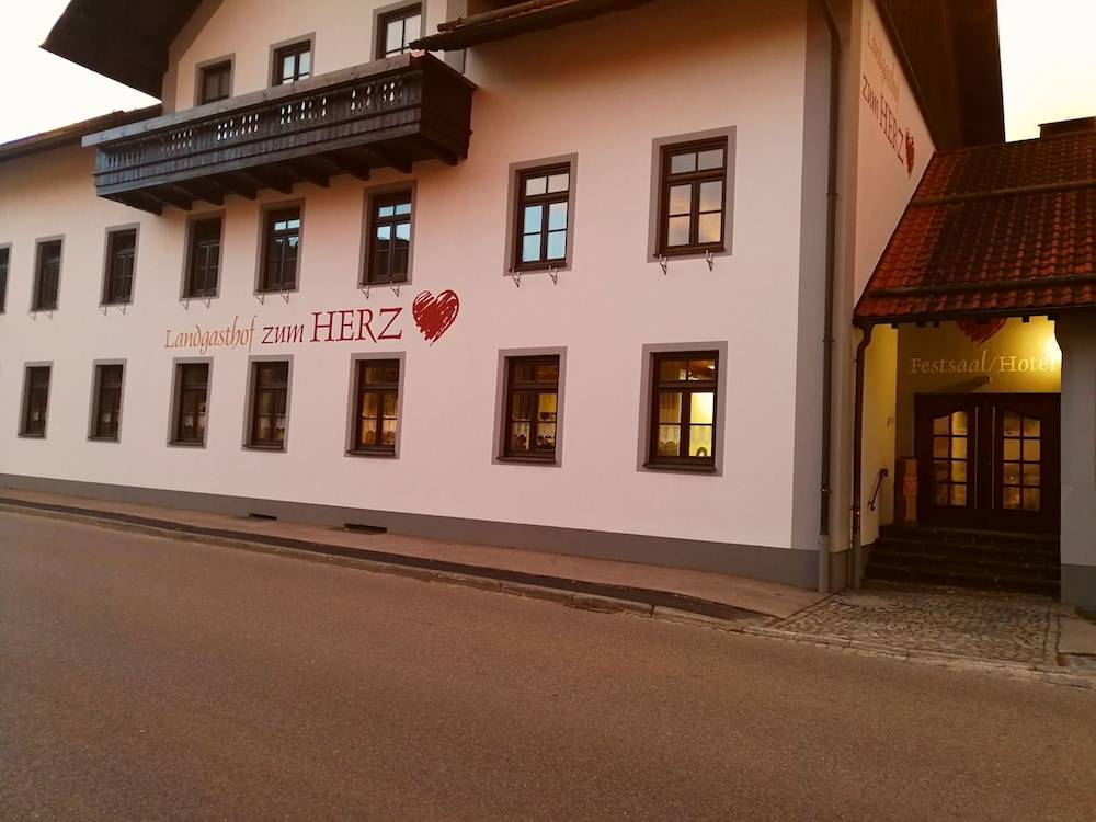 Landgasthof zum Herz 1