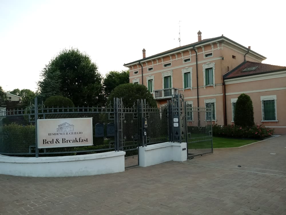 B&B Residence il Ciliegio , Via Villa Superiore 93 Luzzara 1