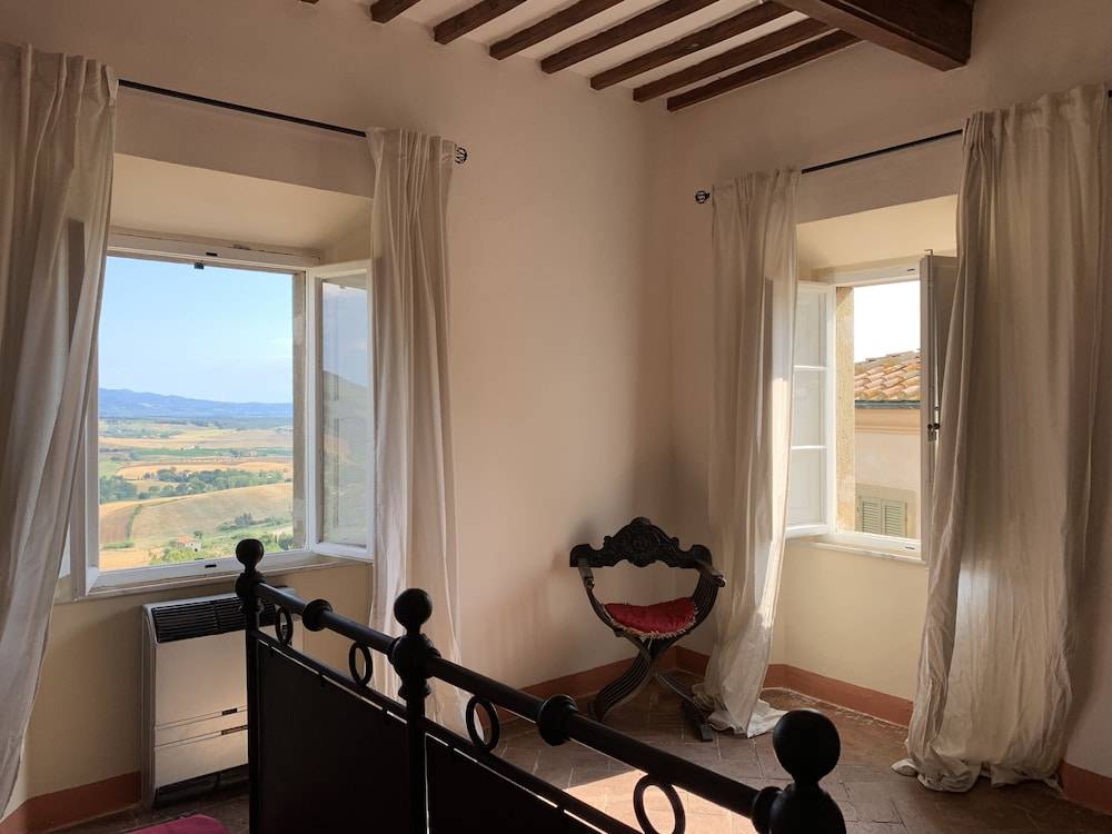 Casa Cerboneschi B&B in a medieval village with Panoramic Tuscan Hills 1