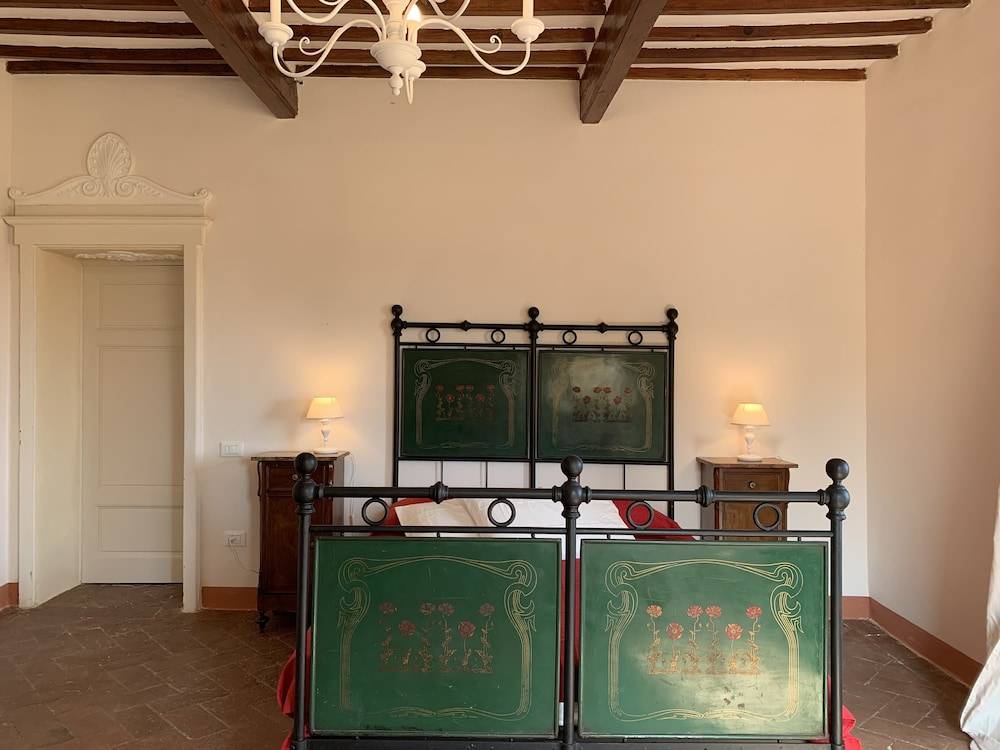 Casa Cerboneschi B&B in a medieval village with Panoramic Tuscan Hills 2