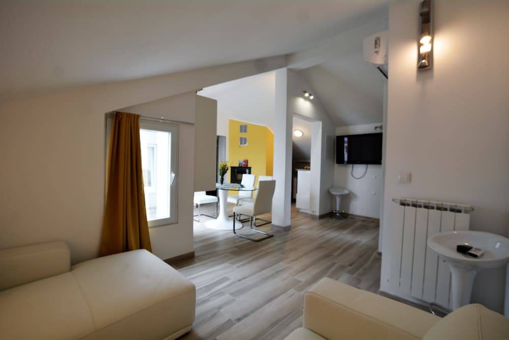Villa Rosa 2