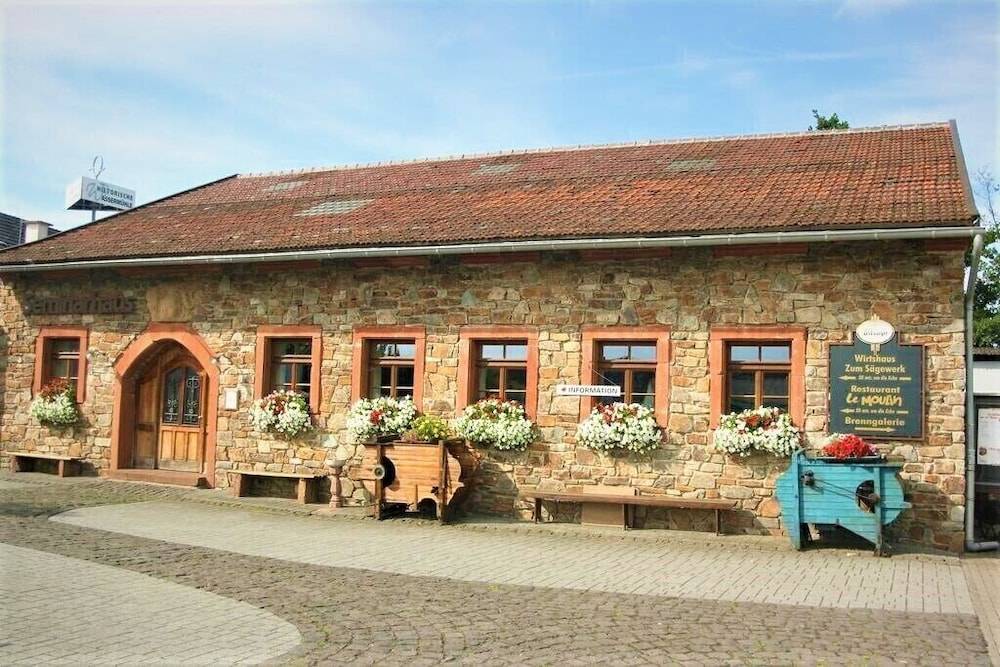 Historische Wassermühle 1