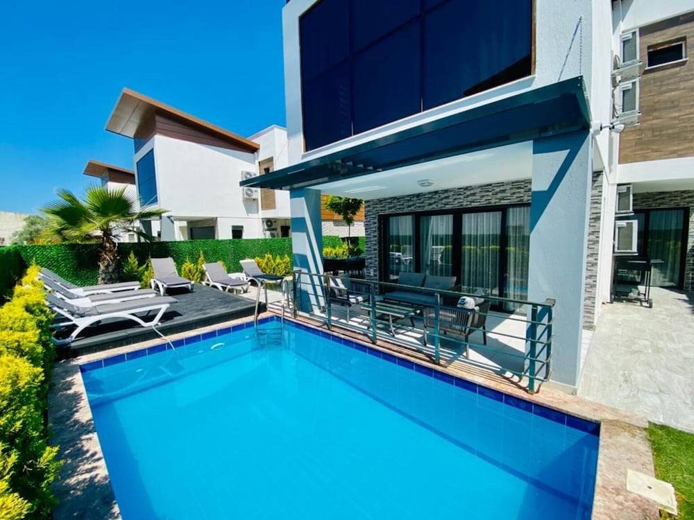 Luxury Villa Ada Marin 1