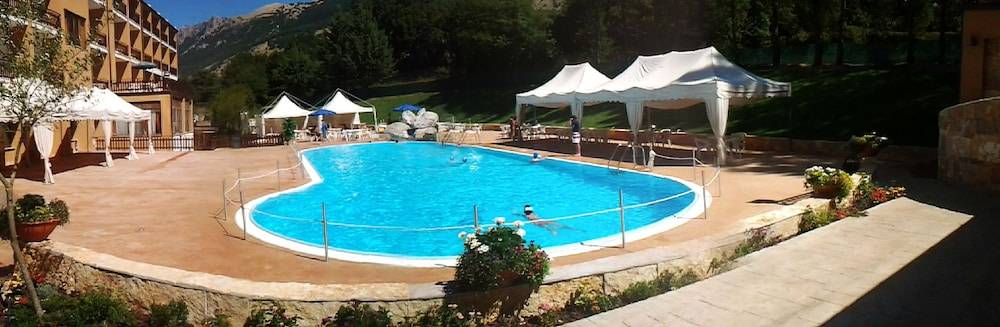 Hotel Kiris 1