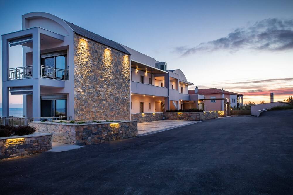 Royalty Suites Loft 1