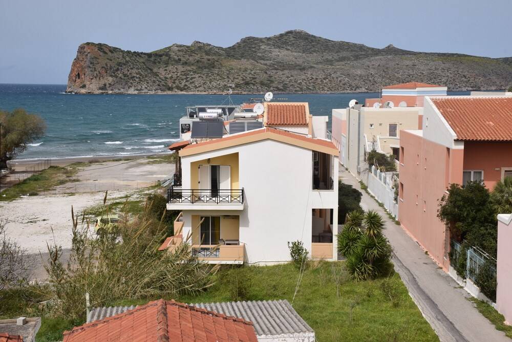 Rhoe Seaside Apartments 1