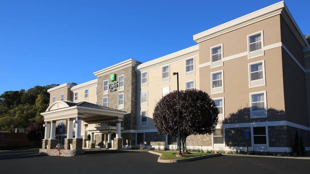 Holiday Inn Express & Suites DANBURY - I-84 by IHG 1
