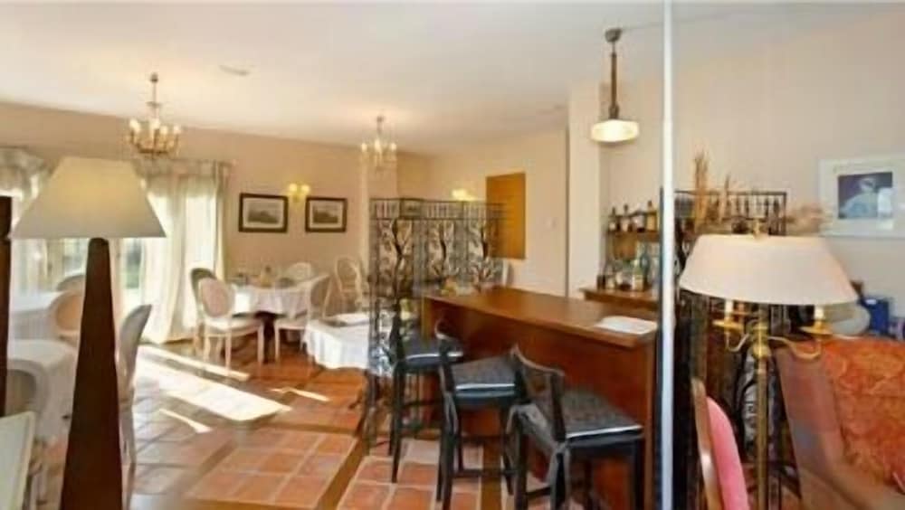 Hotel Santa Coloma del Camino 2