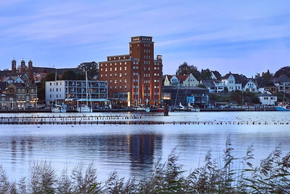 Pier 16 im Pierspeicher 1