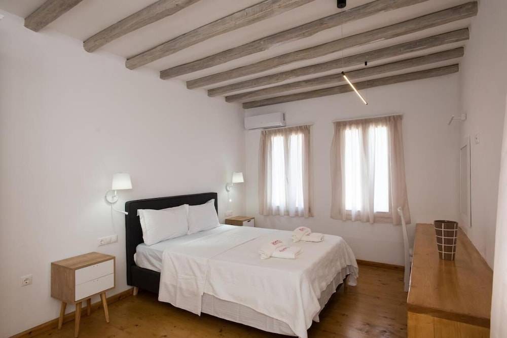 Luxury Sea View Apartment w shared pool 1
