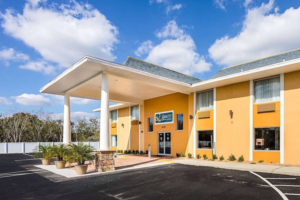 Quality Inn & Suites Heritage Park 1