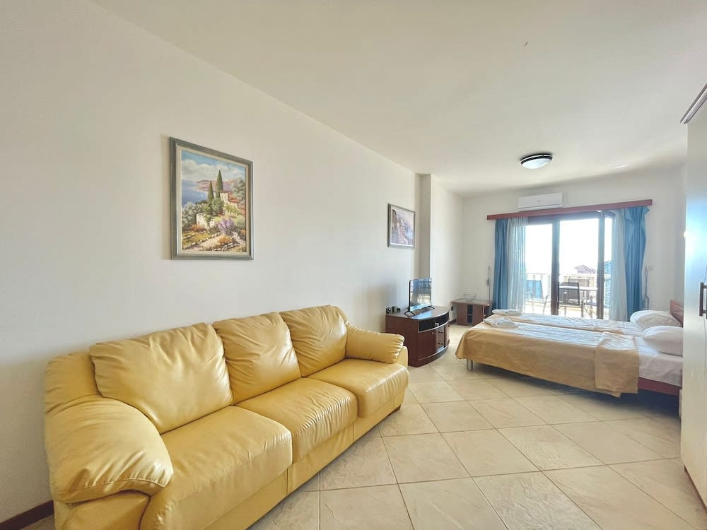 Seaview Apartments Rafailovici 1