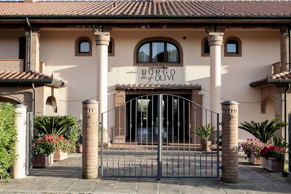 Borgo degli Olivi 1