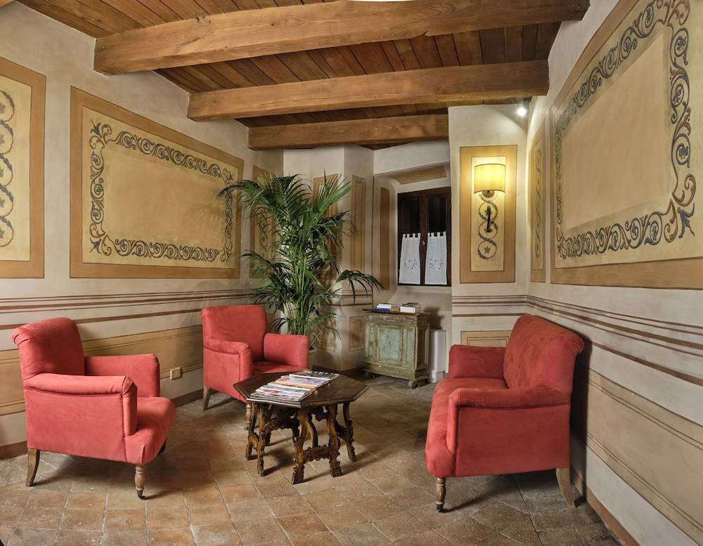 Palazzo Viviani Castello di Montegridolfo 2