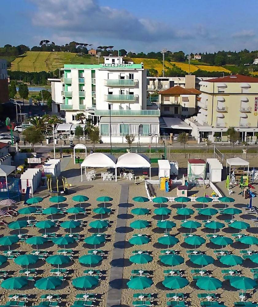 Hotel Majestic 1