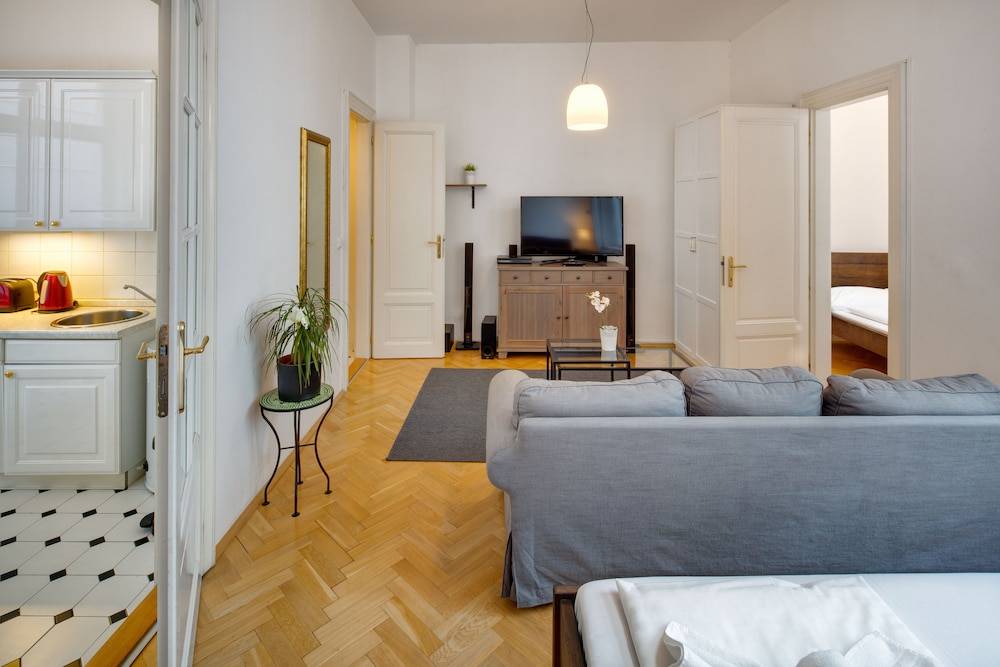 Selinor Old Town Apartments 2
