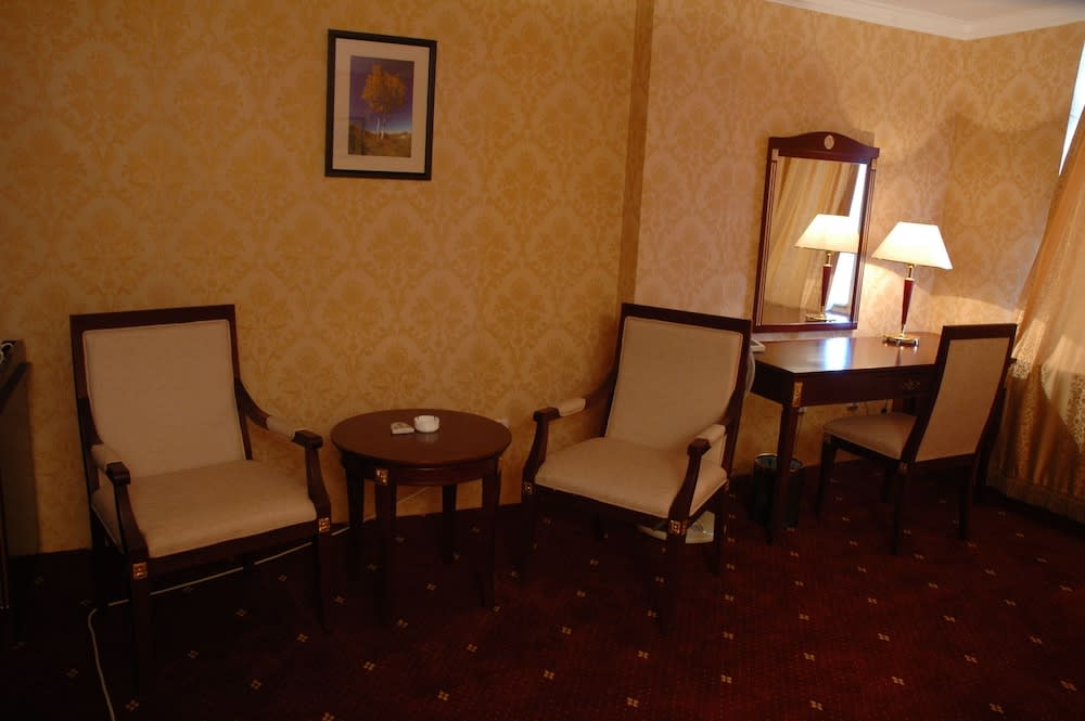 White House Hotel 2