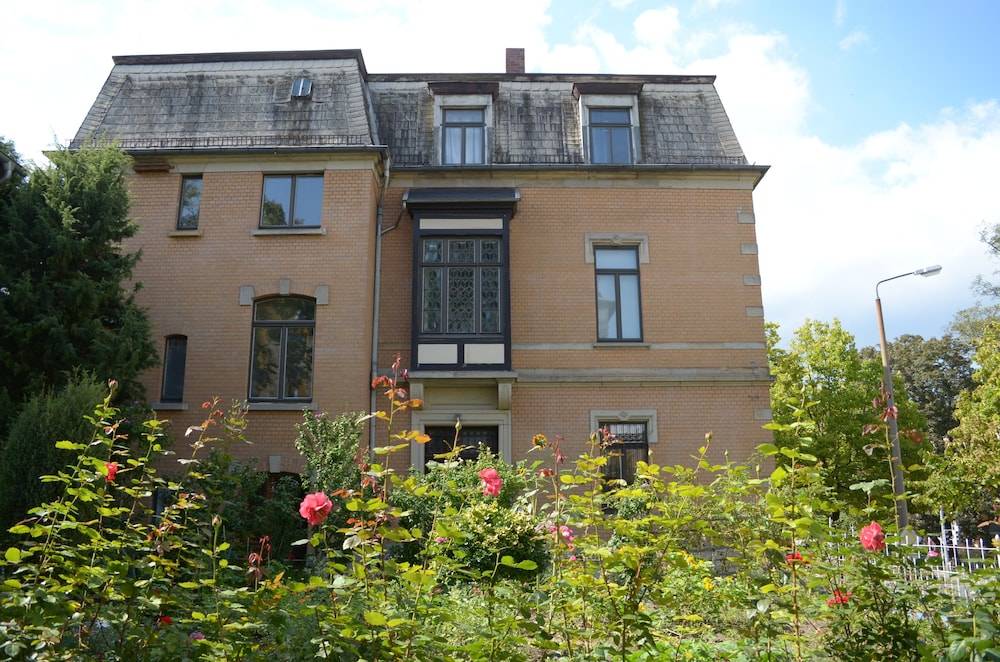 Hummel Hostel - Historische Stadtvilla mit Garten 1