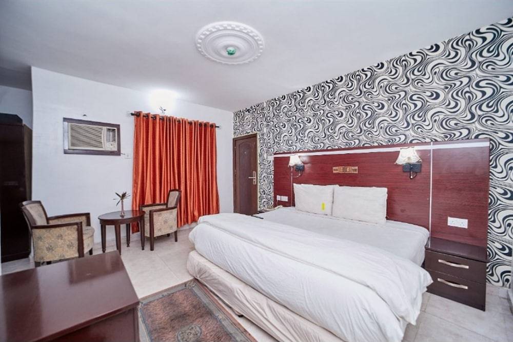 EEMJM Hotels and Suites Limited 1