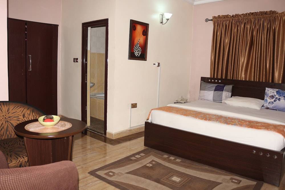 Albert Suites 1