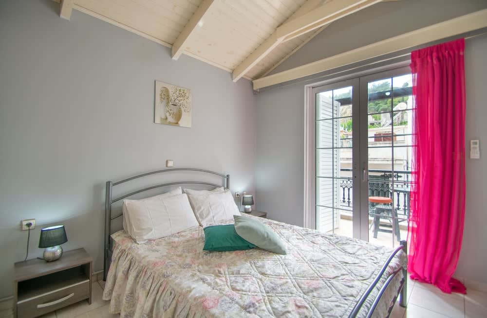 Home Away Junior Suite 2