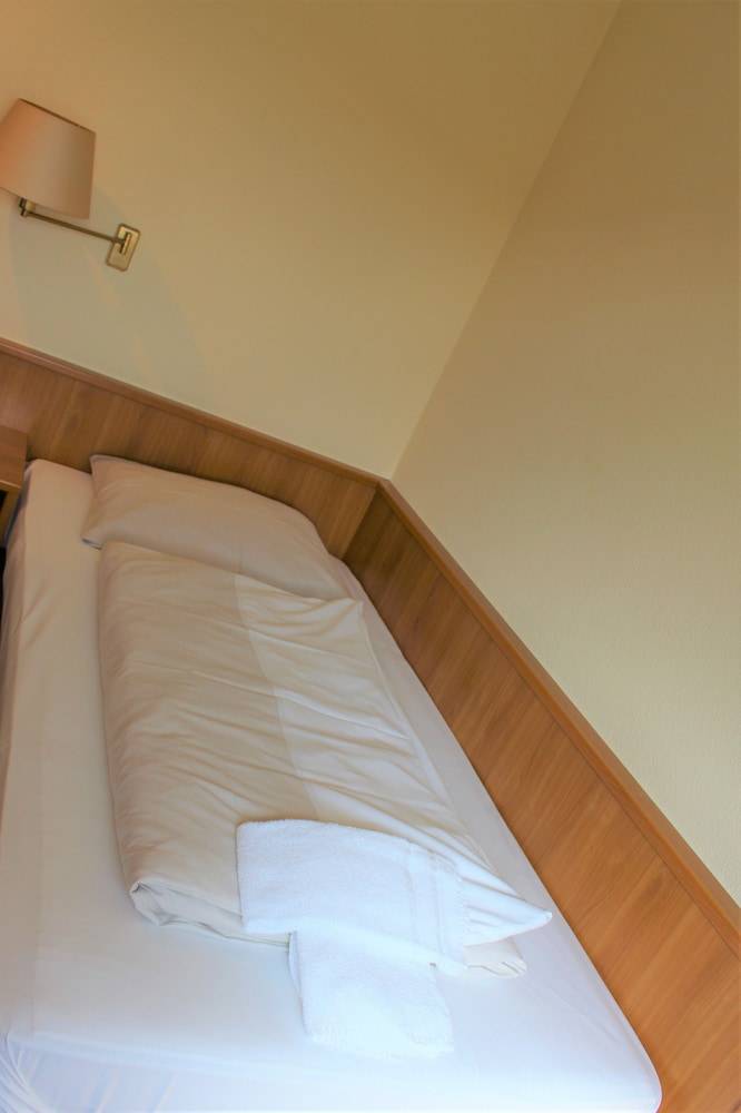 Hotel Alsterquelle 24h Check-in, Free Parking and WiFi 1