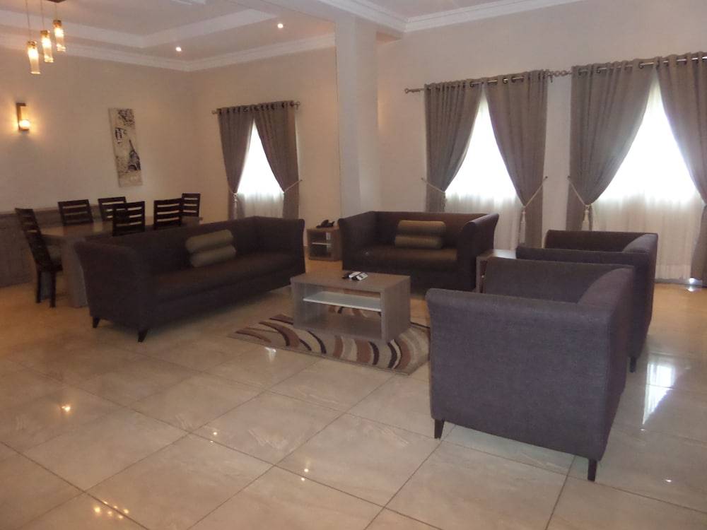 Gloriana Apartments 2