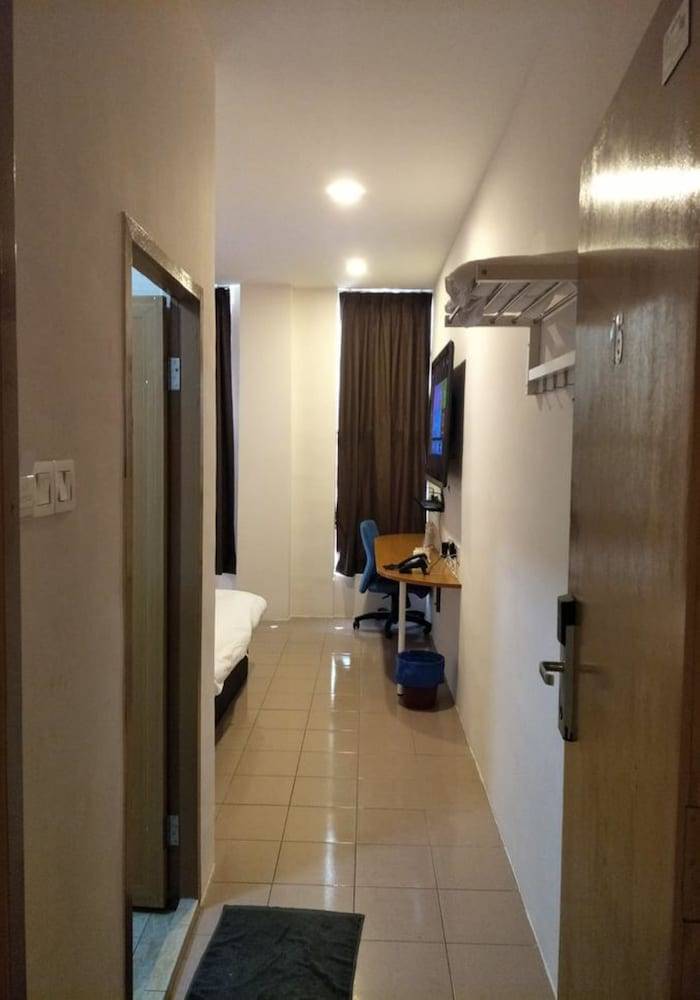 Anderson Hotel 1