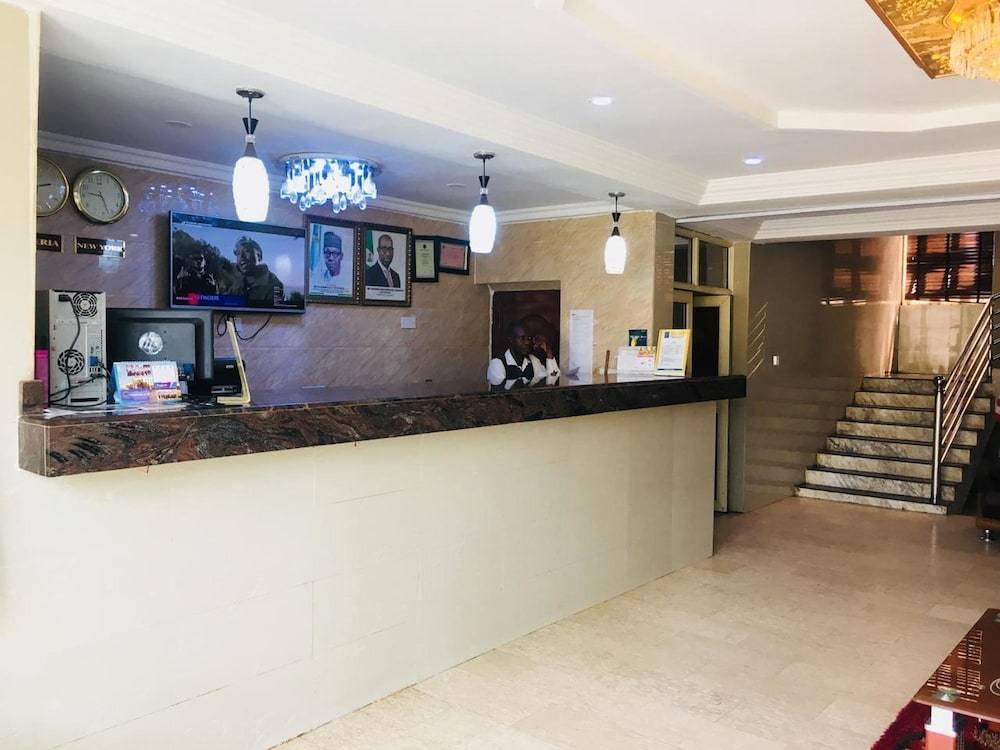 Feligold Royal Hotel Benin 2