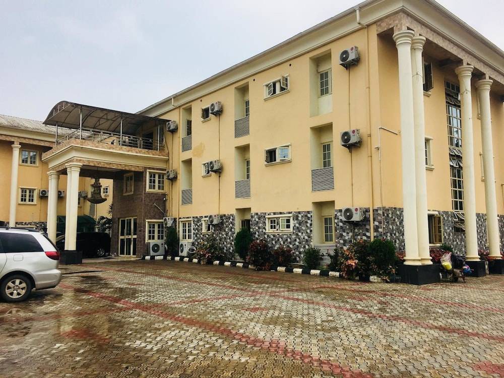Feligold Royal Hotel Benin 1