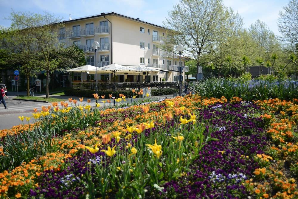 Hotel Dein Franz - Bistro, Kaffeebar & Outdoor-Lounge - 1