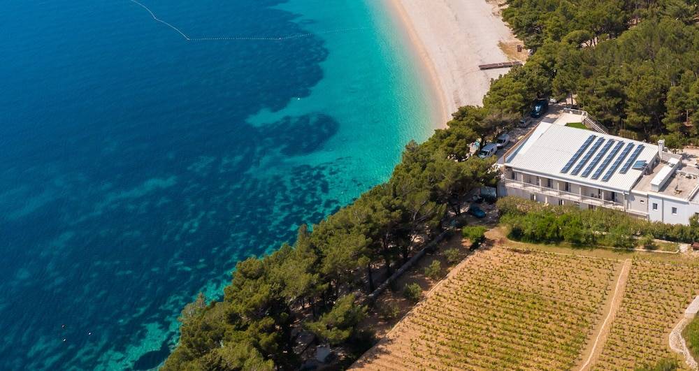 Luxury Villa Zlatni Rat with Pool, Near Zlatni Rat Beach, Bol 1