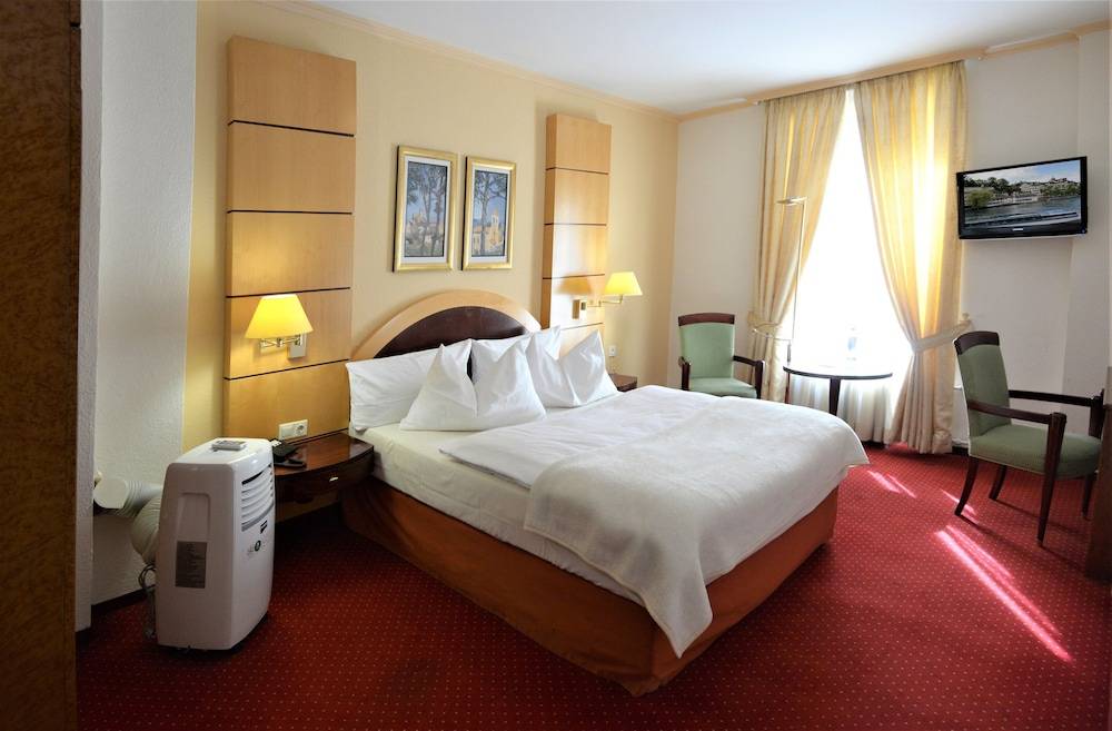 Hotel am Kochbrunnen 1