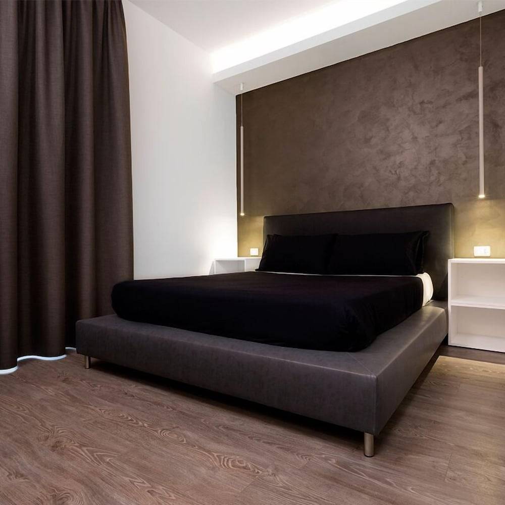Minimal Rooms 1