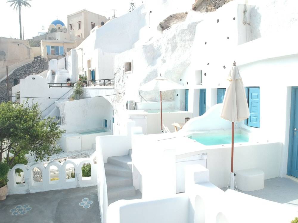 Stoa Cave Villas 1