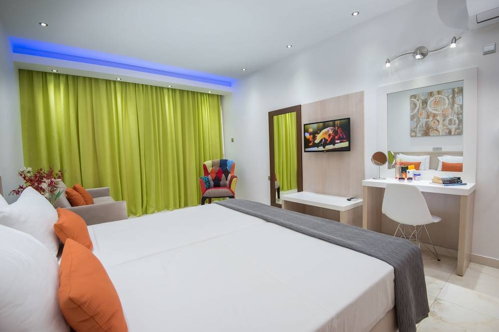 Loutsiana Deluxe Apts 1