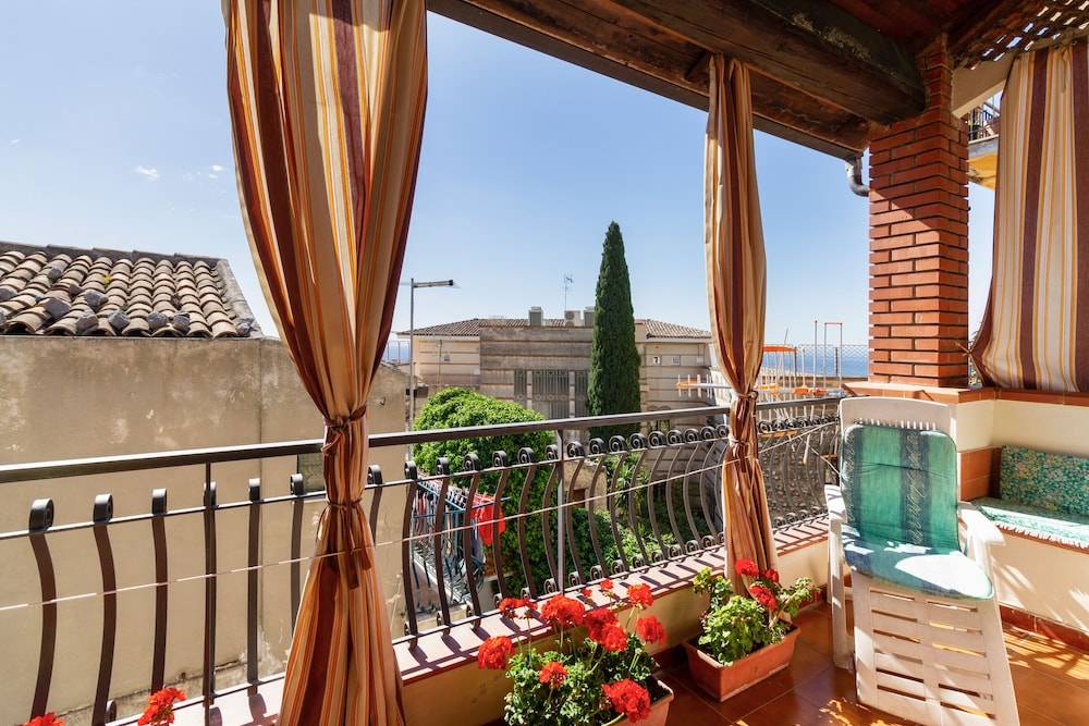 GuestHost - Taormina Vintage Loft 1