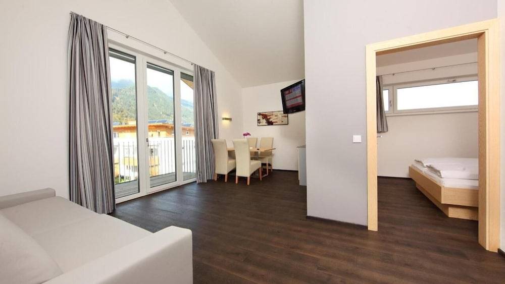 Die Dorfvilla - Includes Tauern Spa Kaprun Wellness Access 13 km away 2