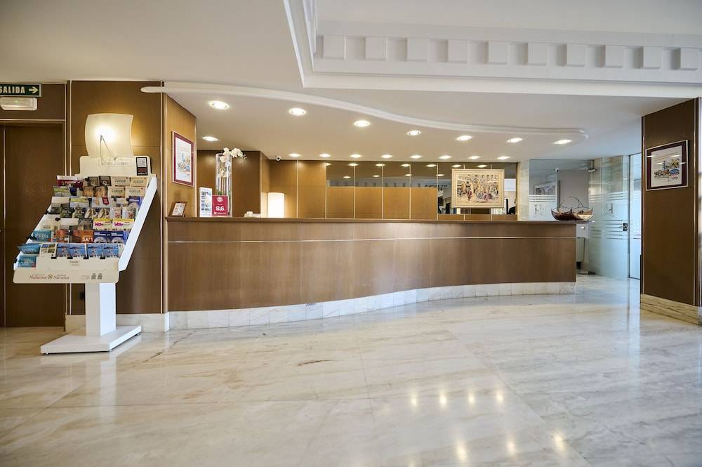 Hotel Albret 2