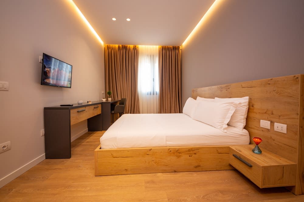 Central Chic Apartments 2