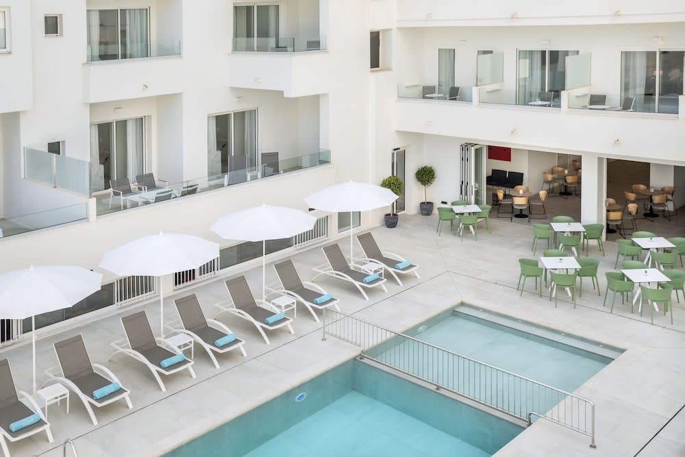 Aparthotel Marina Drach 1