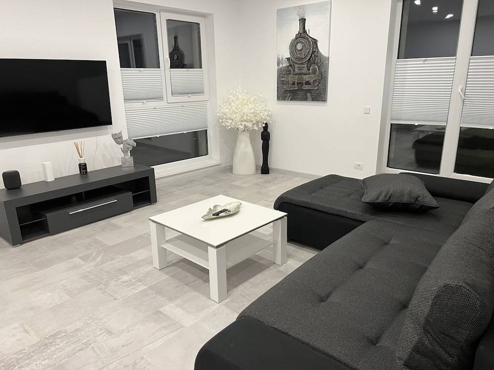 Amazing 2-Room Penthouse Cityview W13 1