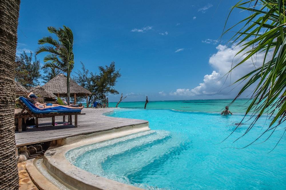 Pongwe Beach Hotel 1