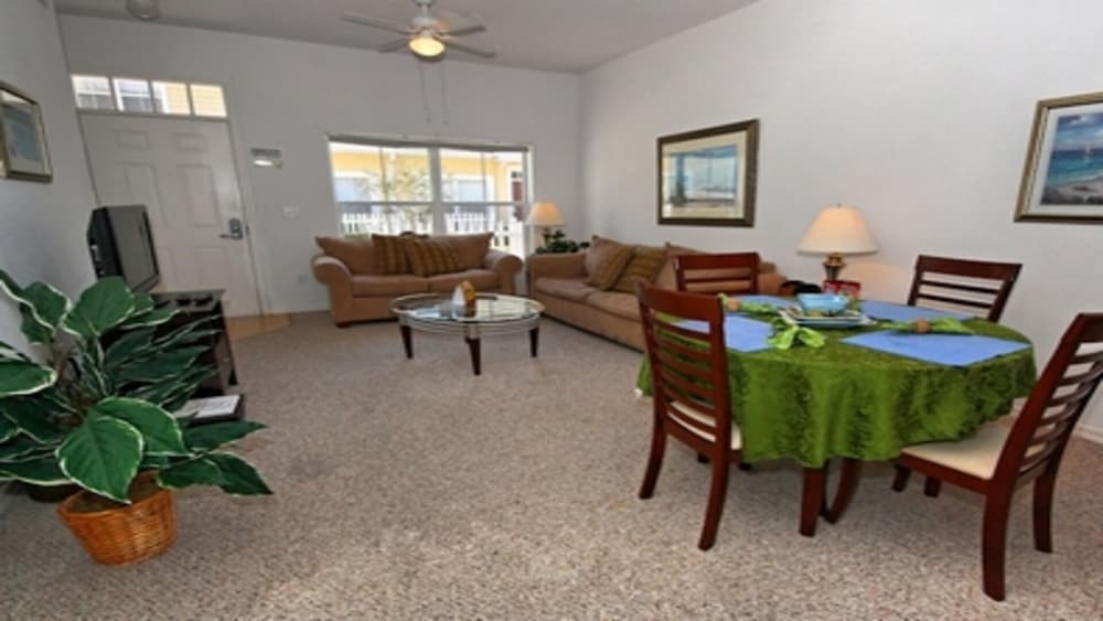 Ec21ha - 3 Bedroom Townhome In Villas at Seven Dwarfs Lane, Sleeps Up To 6, Just 6 Miles To Disney 1