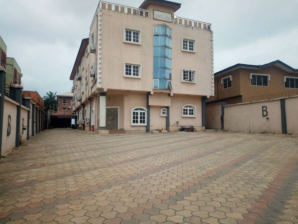 Bayse One Executive Suites and Bar 1