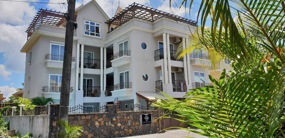 Northern Pearl Luxury Apartments 1