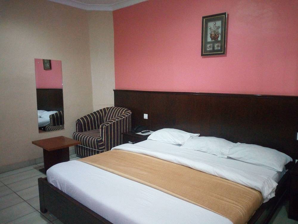 Peak Court Hotels 1