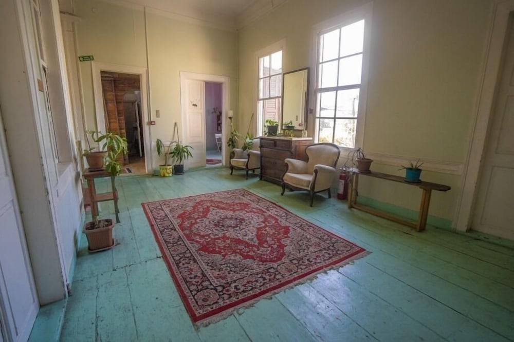Lotus Garden Hostel Izmir 2