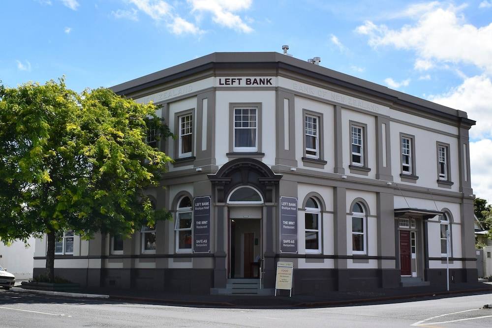 Left Bank 1