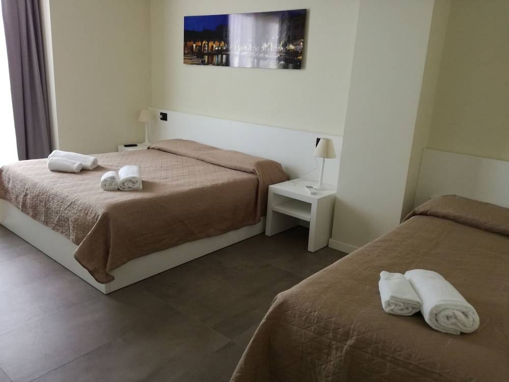 Garda Rooms 1